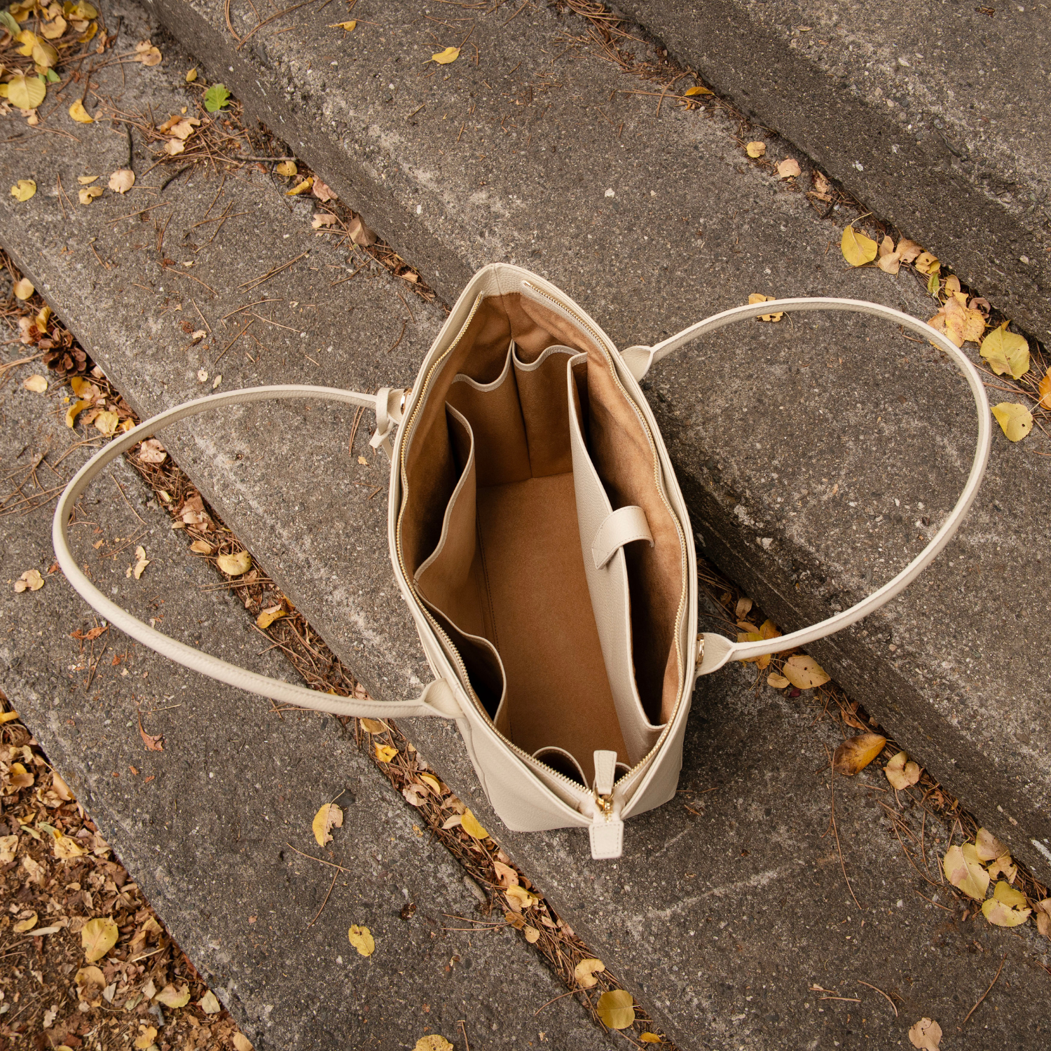 The Leathere New York Tote - Beige