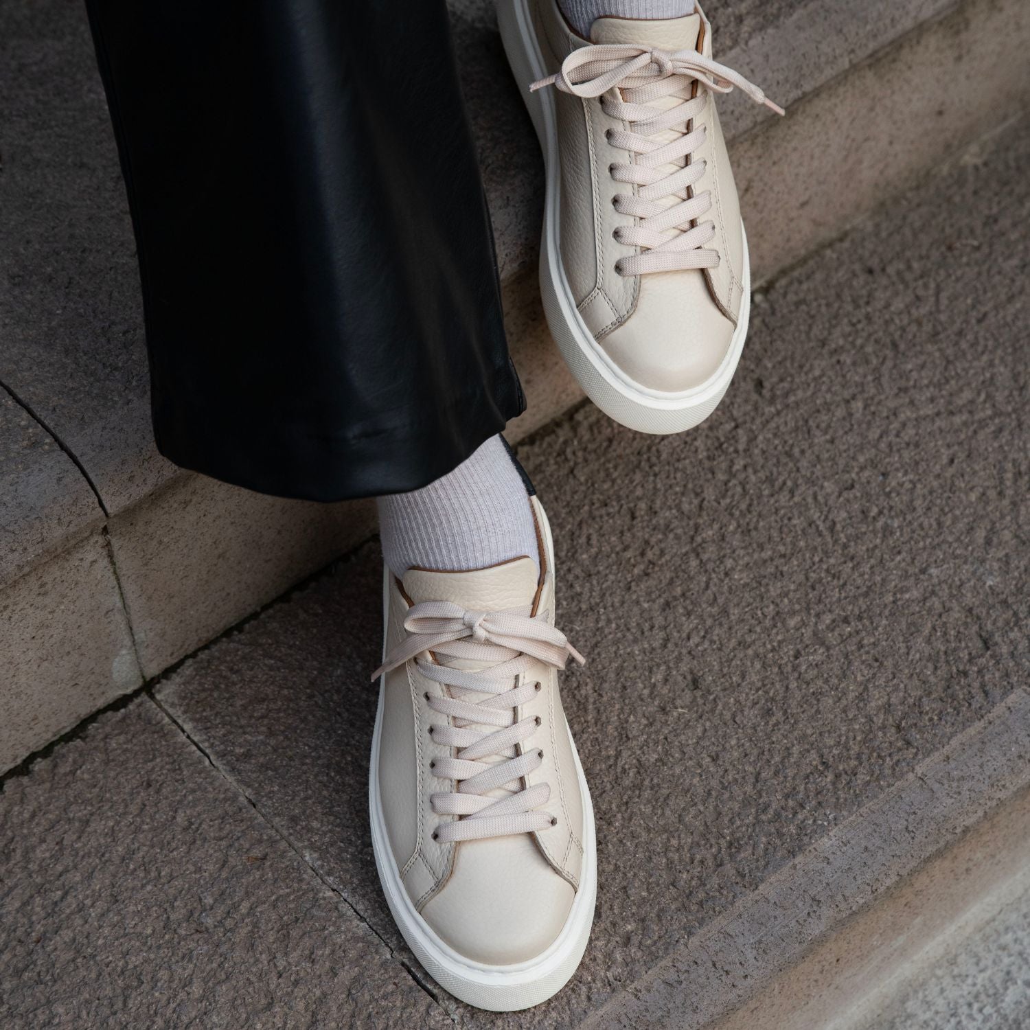 Leathere Signature Sneaker - Beige - SoHo