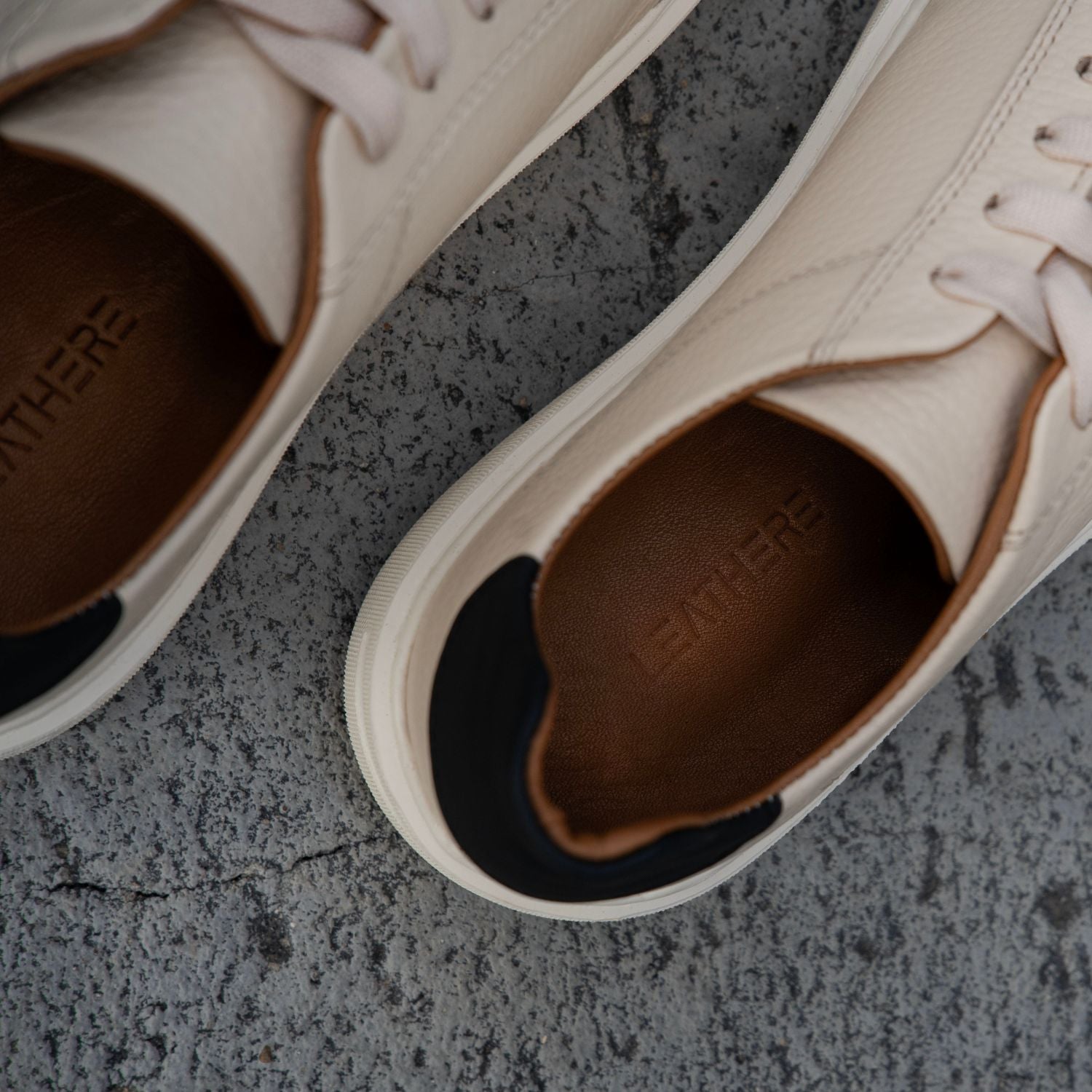 Leathere Signature Sneaker - Beige - SoHo