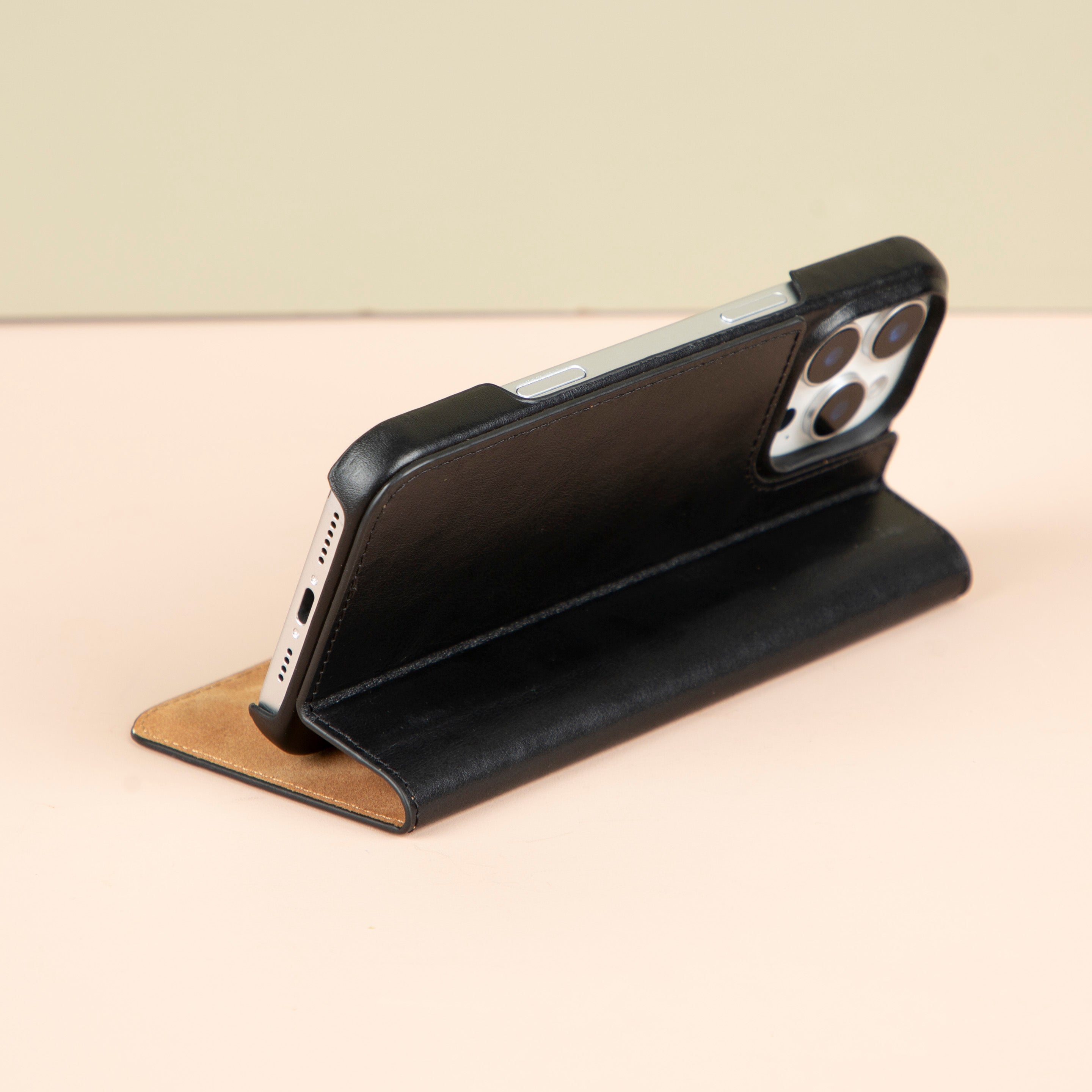 iPhone 16 Series Leather Wallet Case - Black - Seoul