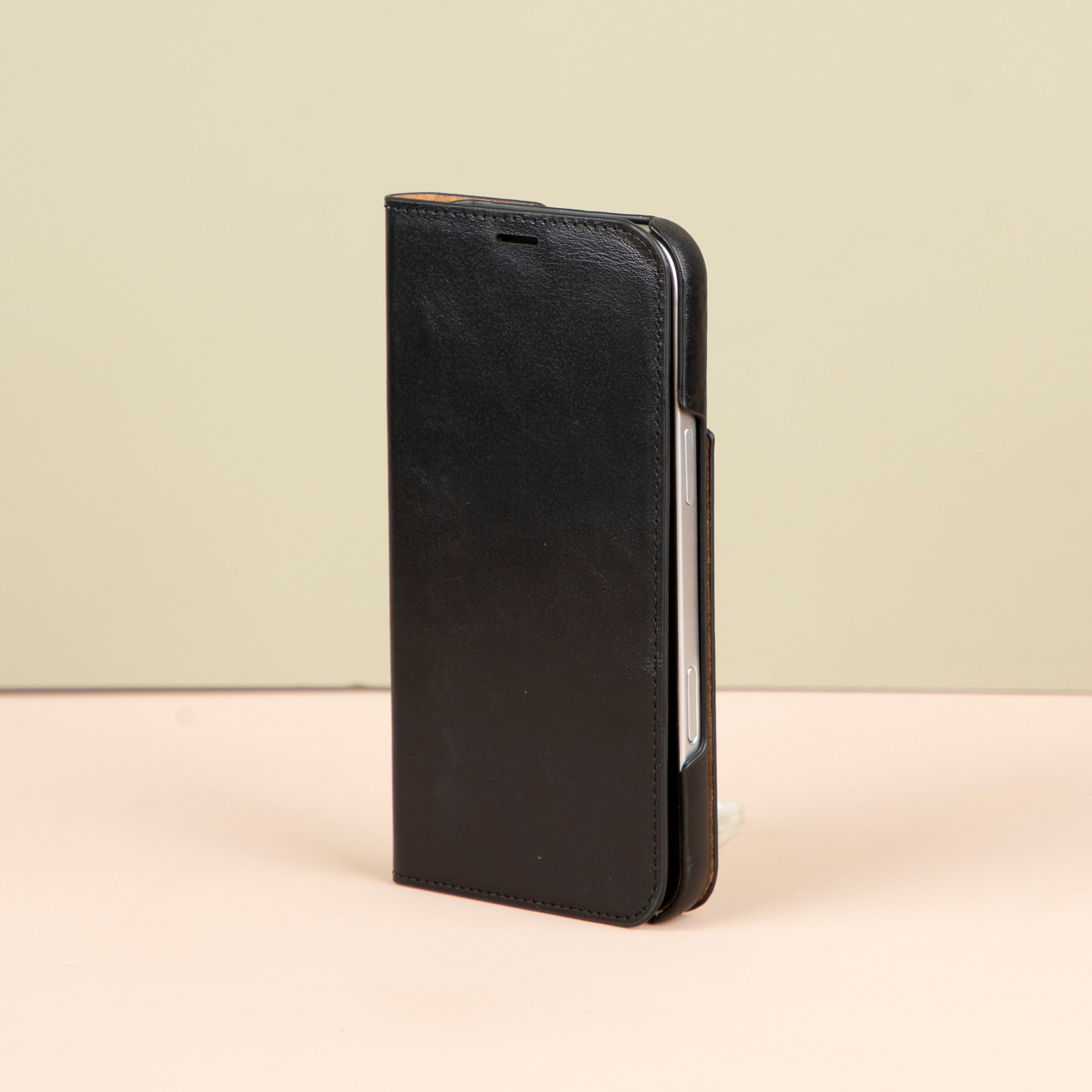 iPhone 16 Series Leather Wallet Case - Black - Seoul