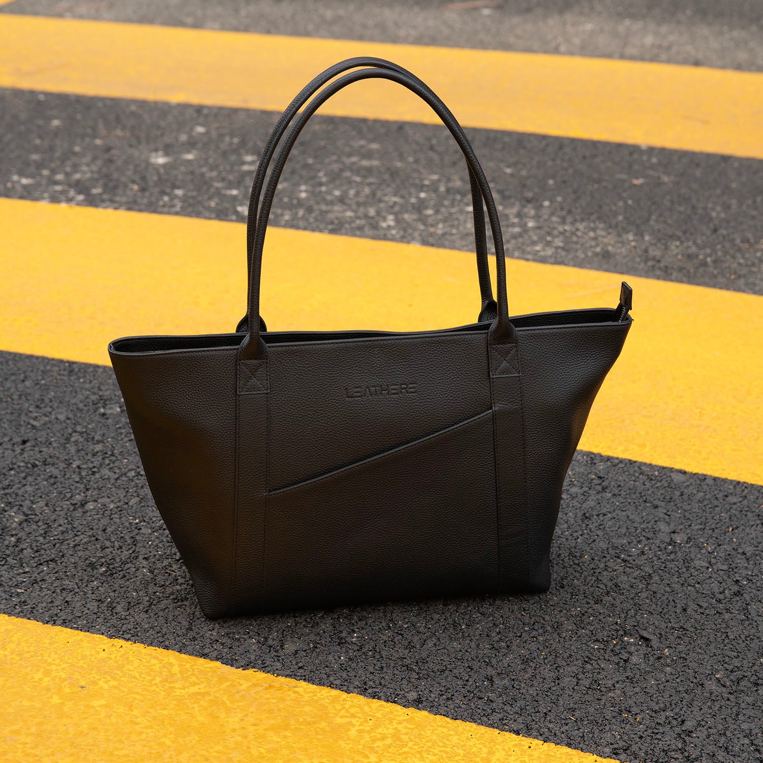 The Leathere New York Tote - Black