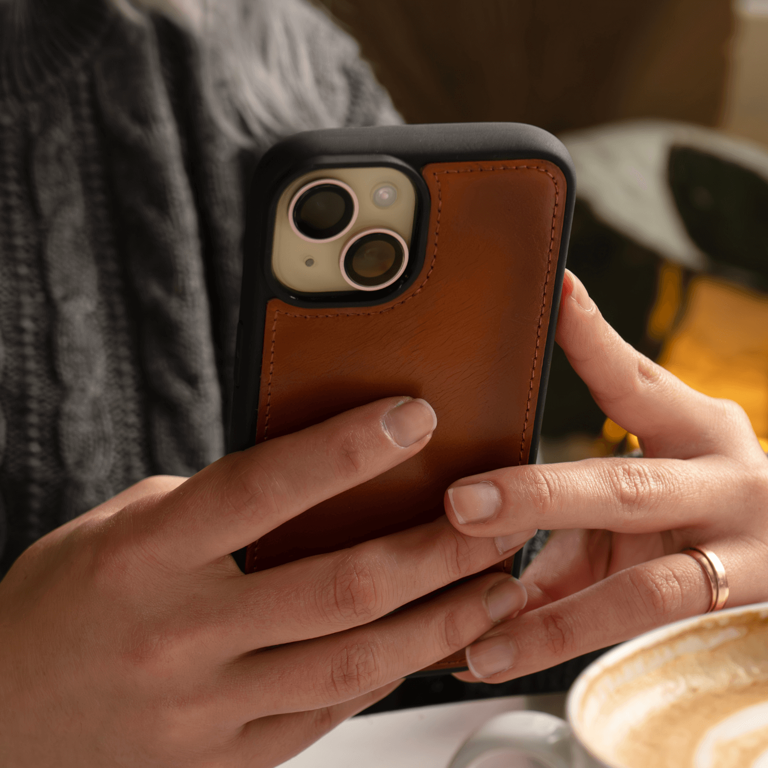Grey Leather iPhone 16 Series Snap-On Case - LEATHERE