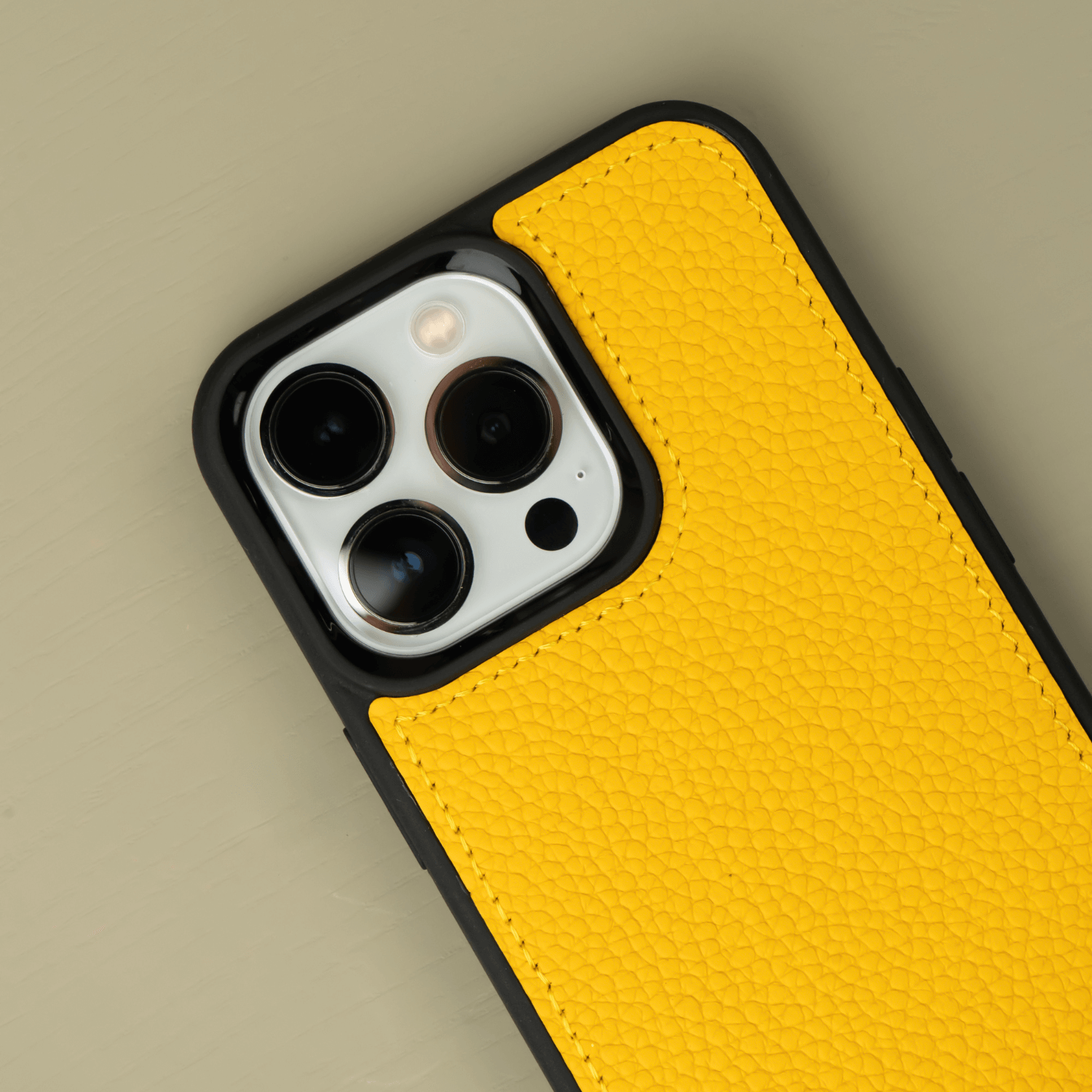 iPhone 16 Series Life Set - Austin